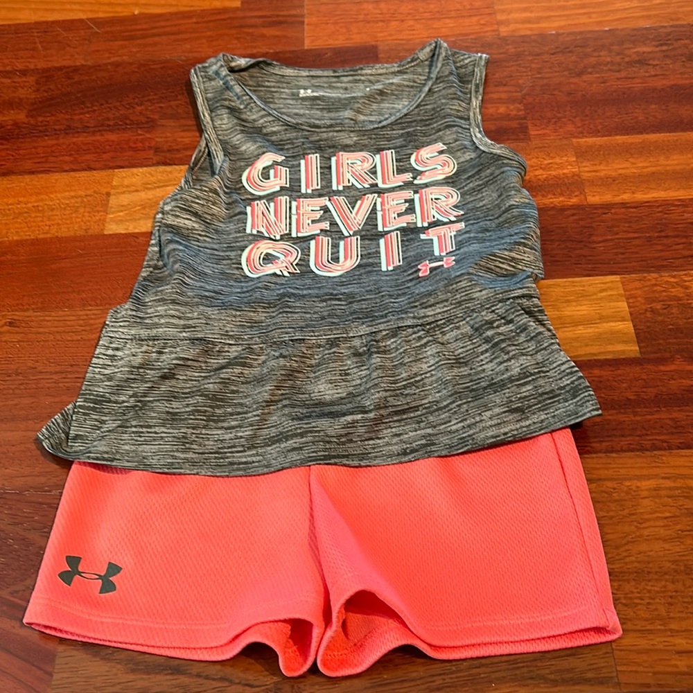 Under Armour Girls Never Quit set euc size 5